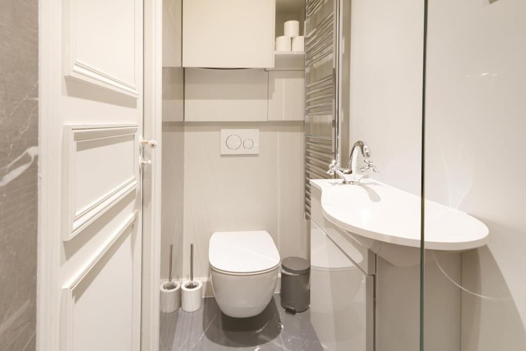 Apartmán Bright And Gorgeous Flat In The Heart Of Paříž Exteriér fotografie